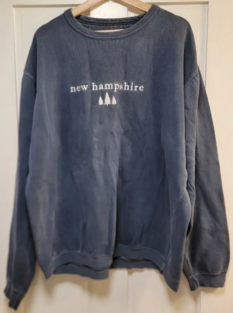 Austins Inc. Vintage New Hampshire Embroidered Crewneck - XL - Picture 1 of 3
